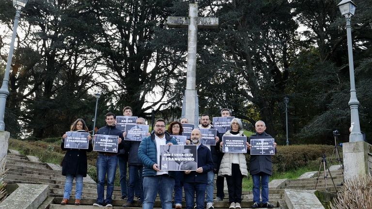 El BNG reclama al Gobierno la retirada inmediata de la Cruz del Castro de Vigo