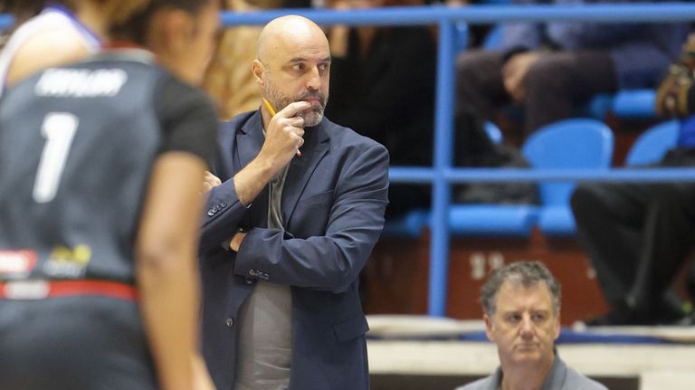 Lino López, técnico de Baxi Ferrol: «No fuimos capaces de tener el control. Siempre fuimos detrás»