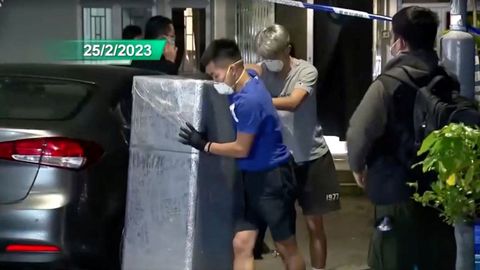 Chinese police are transporting a refrigerated container with the remains of the model 