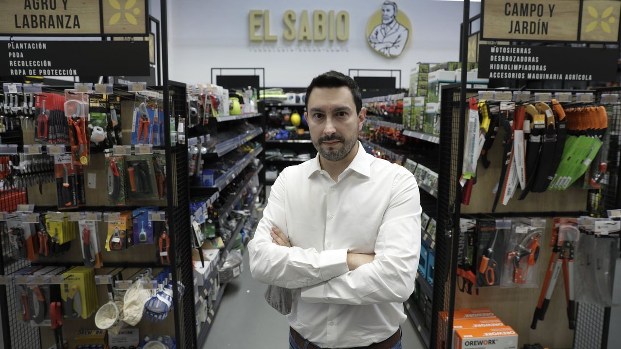 Kitesurf en A Illa.Miembros de Amigos do Mi�o retiraron unos 25 kilos de basura 