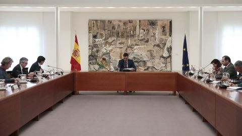Una reunión del comité tecnico del covid-19 presidida por Pedro Sánchez en La Moncloa