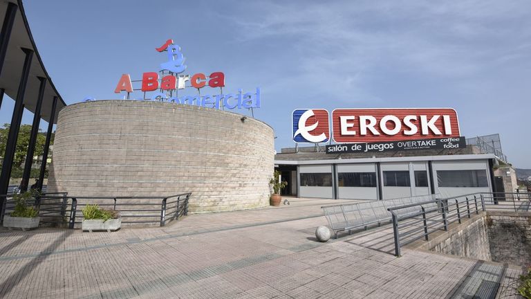 El Centro Comercial A Barca acelera su recuperación con tres nuevas aperturas
