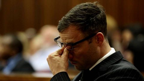 Oscar Pistorius asiste a la segunda sesin de la vista oral para decidir la pena que se impondr por el homicidio de su novia
