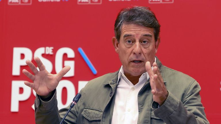 <span lang="gl">Besteiro asegura que o pacto asinado co PP non fala de bloques no reparto das materias en galego e castelán</span>