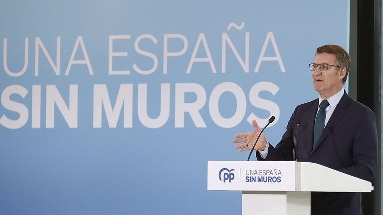 El presidente del PP, Alberto Núñez Feijoo, en la rueda de prensa de balance del 2023