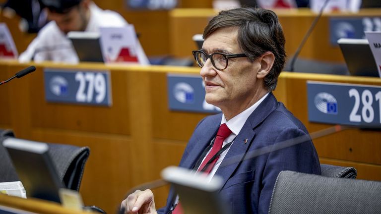 Salvador Illa en la Eurocámara.
