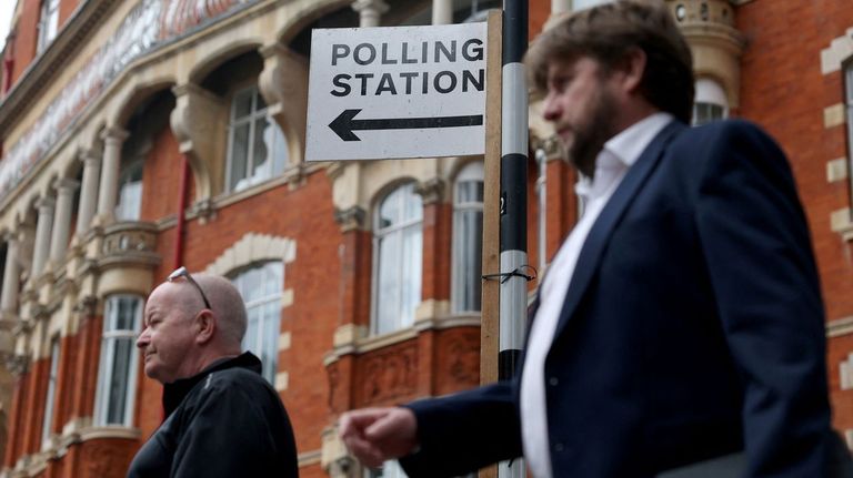 Las encuestas auguran una debacle de laboristas y «tories» en las municipales