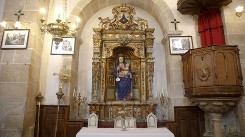 Altar de la igrexa do Carme