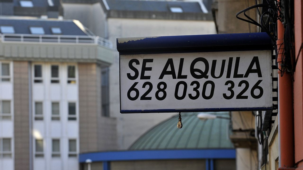 Atraco en una�farmacia de A Coru�a.Presentaci�n del plan estrat�gico para el Xacobeo 2021