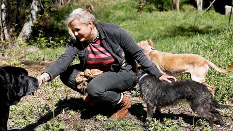 Patricia Rodrigues, con sus perros en una imagen de archivo