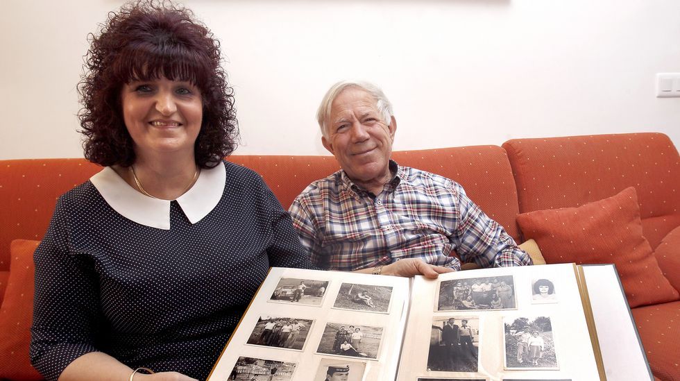 Los participantes en la concentraci�n ante la Hidrogr�fica portaban varias pancartas. 