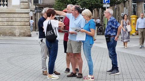 Un grupo de turistas en Pontevedra durante el puente del Pilar
