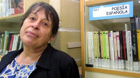 A escritora homenaxeada no Da das Letras Galegas, Mara Victoria Moreno, nunha fotografa quitada no seu instituto pontevedrs