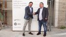 Juan lvarez, de la promotora santiaguesa Arial, con Daniel Lainz, director general de la divisin de Arquitectura de Cortizo