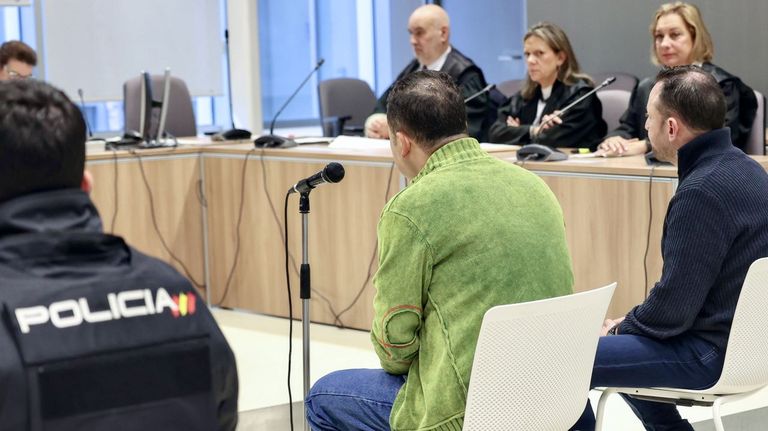 El hombre que mató a su mujer porque sospechaba que se quería divorciar, tras desprenderse del velo, acepta 41 años de cárcel