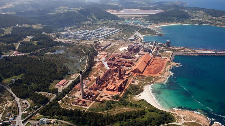 Preocupa una nueva bajada de producción en Alúmina tras el plan expuesto por Alcoa