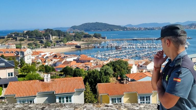 Investigan a un vecino de 81 años por tirotear a una vaca con una carabina y pegar al dueño en Baiona