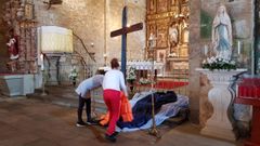 Llegada de la cruz de Lampedusa a Oia