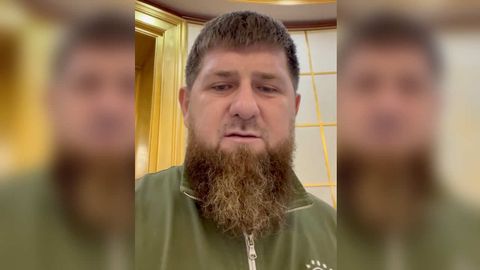 Ramzan Kadyrov, en sanguinario líder checheno, en una imagen sacada del vídeo que publicó para anunciar el ataque a Kiev.