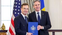El primer ministro sueco, Ulf Kristersson, hizo entrega del instrumento de acceso al secretario de Estado de EE.UU, Antony Blinken, en Washington.