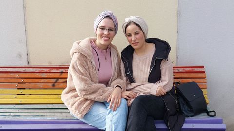 Anissa y Bouchra ahora tienen 27 y 28 años y su objetivo era tener estudios y poder trabajar