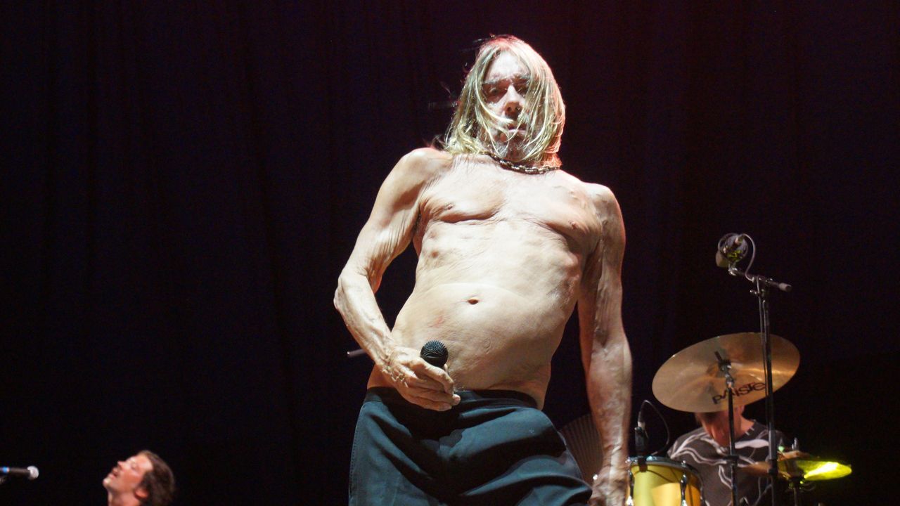 Iggy Pop enciende los muelles de Vigo.La iglesia de Santo Estevo de Ribas de Mio forma parte desde el 2020 de la Ruta Transromnica Europea