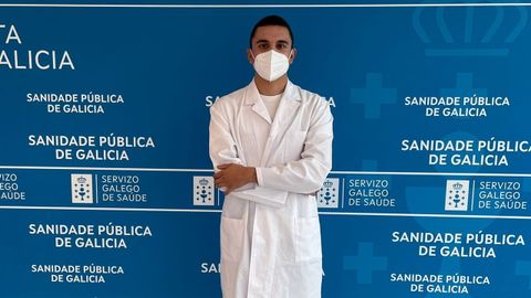 Iván Feijoo, realizando sus prácticas en el CHUO