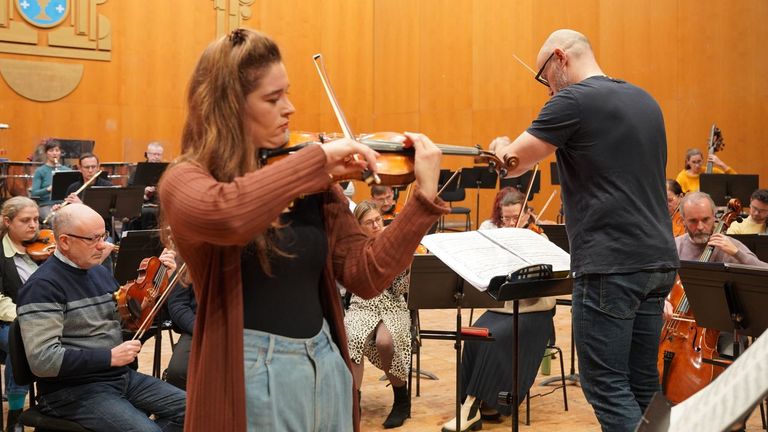 Raquel Areal, violinista: «Para mí es muy importante seguir ligada a Galicia y contribuir a su vida musical»