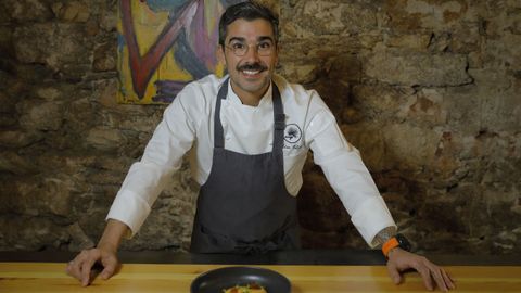 El cocinero Adrián Felípez en su restaurante Miga