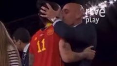 As explica el beso Rubiales y esto es lo que sucedi