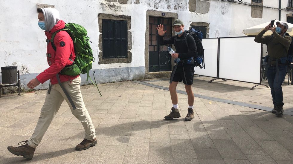 Las imágenes del acto de despedida del buque logístico australiano.El bajo comercial en el que abría la emblemática pastelería Ramos se ha rebajado un 30% y ahora se alquila por 650 euros al mes