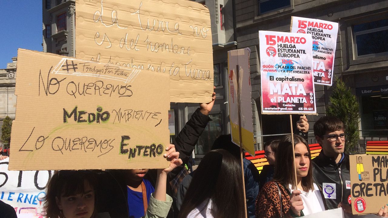 Manifestación por el clima en Gijón.Manifestación por el clima en Oviedo