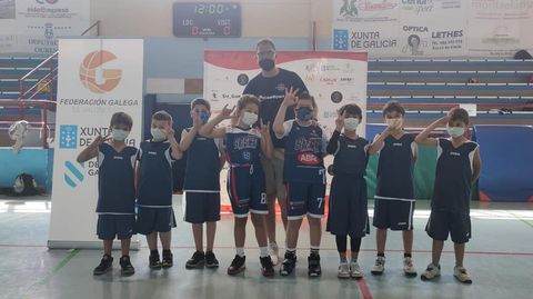 Clausura del baby basket en Xinzo .Equipos de cuatro clubs participaron en la despedida del curso