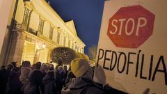 Manifestación en Hungría para pedir la dimisión de la jefa del Estado por indultar a un encubridor de pederastas
