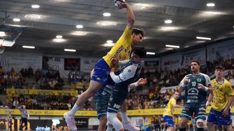 El Cangas sigue en caída libre