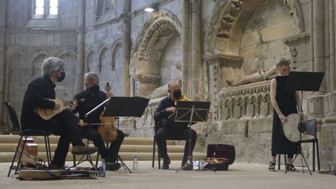 Concierto del grupo de música antigua 1500 e la iglesia de Bonaval