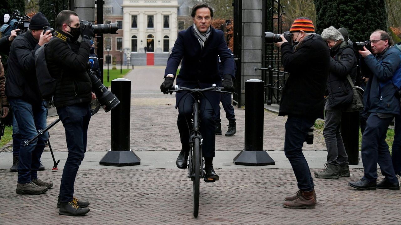 Salvador Illa y Pedro S�nchez, este s�bado en un acto de campa�a.A Sonia Peloche no hubo nada que la hiciera desconfiar por el tipo de pacientes que iban a la cl�nica