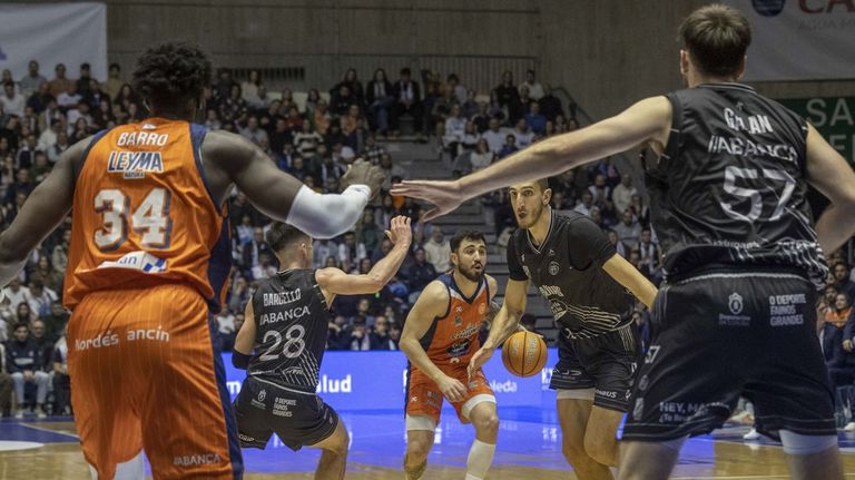 Leyma Coruña - Obradoiro: el derbi de los más fuertes rumbo a la Liga Endesa