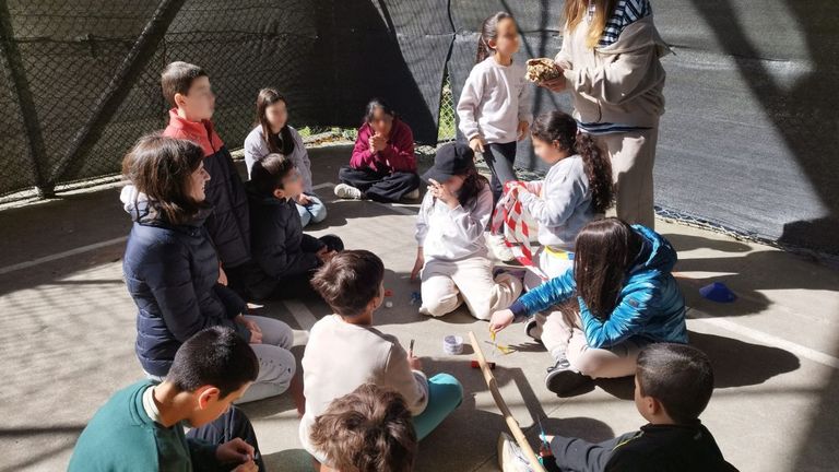 Apoyo educativo y social para niños en situaciones vulnerables durante Semana Santa