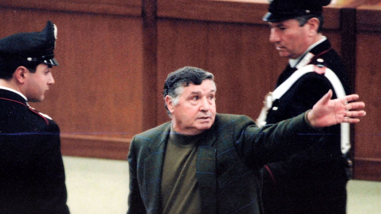 Así vivió y mató Toto Riina, el más brutal de los capos de la mafia