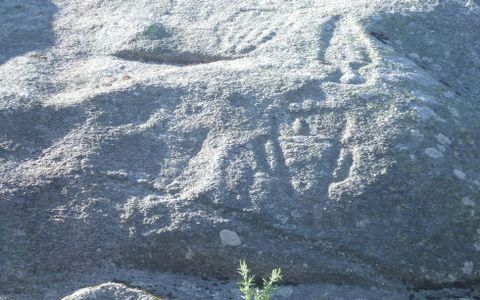 Petroglifos de A Pedra Ancha, situados en las inmediaciones. 