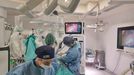 CHUAC Equipo de cirugía general y digestiva operando con el robot Da Vinci