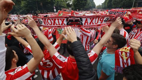 Recibimiento al Real Sporting en la previa del partido de playoff contra el Espanyol
