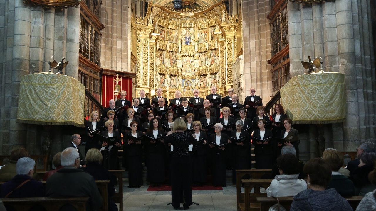 Miguel peregrina en cenizas.La Coral del Liceo de Ourense actuar� en Sarria