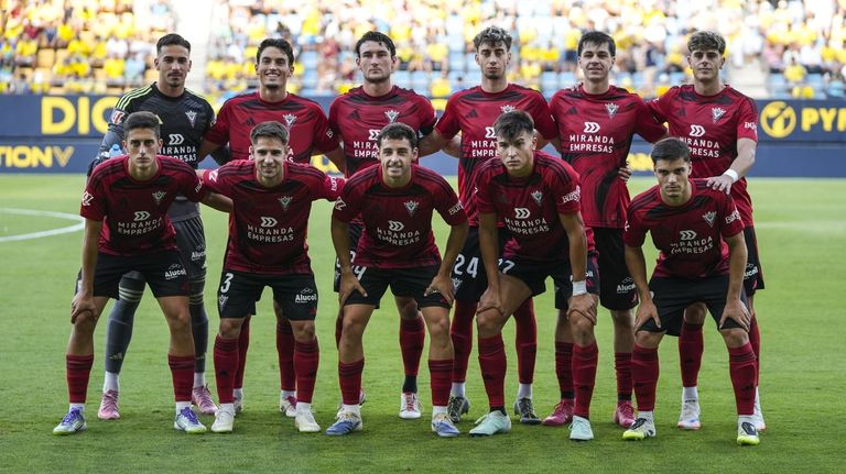 Así es el próximo rival del Deportivo: Un Mirandés reinventado y en buena dinámica