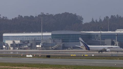 En una imagen de archivo, el aeropuerto Rosalía de Castro de Lavacolla-Santiago