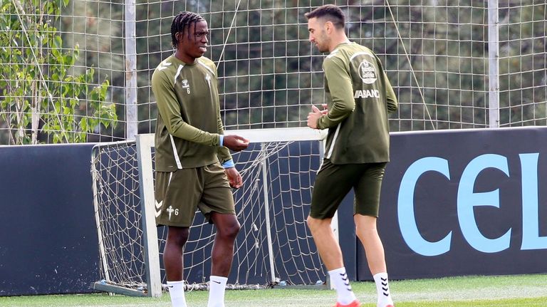 Ilaix Moriba y Matías Vecino entrenan con normalidad con el grupo