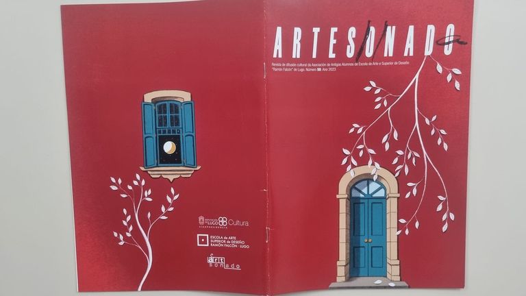 Portada, con porta pechada, e contraportada, con fiestra aberta, da revista que chega ao número 50