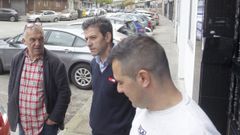 Javier Serantes, Alejandro Santiago y Jos Luis Calvo, comentando en la calle la conflictivad de la zona las noches de los fines de semana 