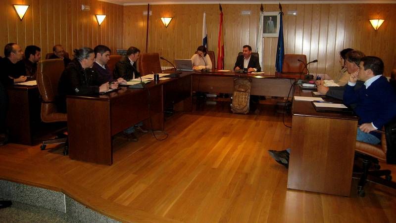 El pleno de sarria se celebr� por la ma�ana y apenas dur� treinta minutos